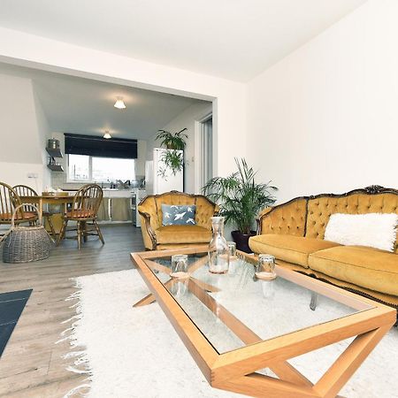 Sunny Seaside Sanctuary - Two Bedroom Apartment 布赖顿 外观 照片