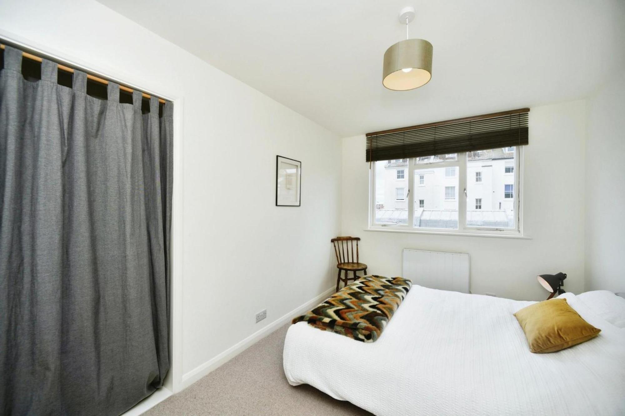 Sunny Seaside Sanctuary - Two Bedroom Apartment 布赖顿 外观 照片